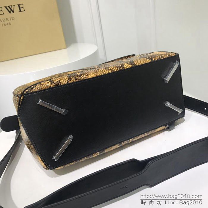 LOEWE羅意威 蛇紋 原單品質 火遍全世界熱銷款 puzzle bag 手提肩背包 6605  jdl1063